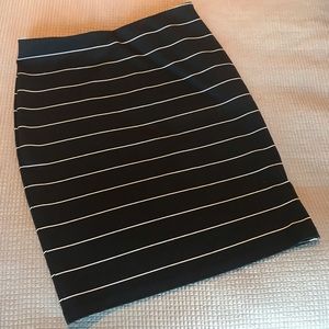 Ann Taylor Navy and White Stretchy Skirt